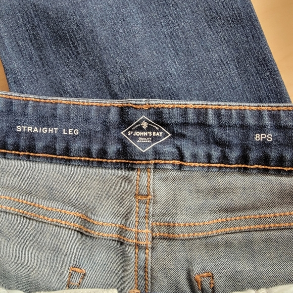 St. John's Bay Women's Straight Leg Jeans Size 8 PS - Picture 2 of 3